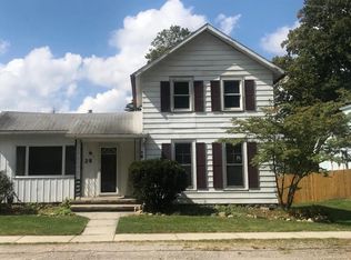 28 Pleasant St, Wakeman, OH 44889