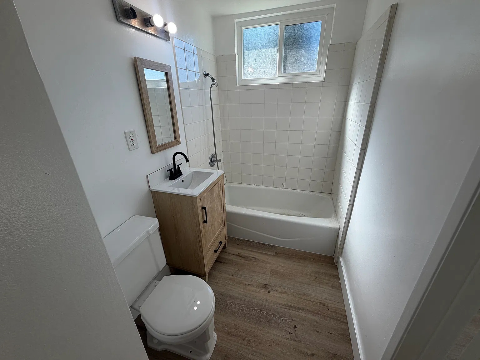 4 bed, 1.5 bath, 1248 sqft, $3,500 — Photo 4