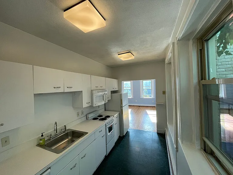 1623 Commonwealth Ave #18R — Photo 4