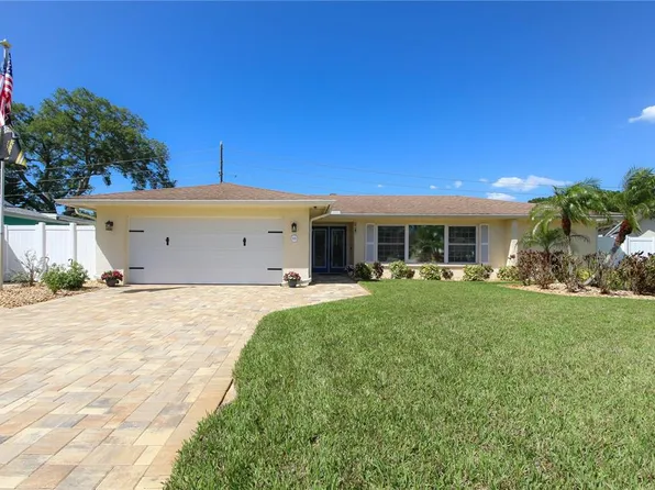 2990 Meadow Oak Dr N, Clearwater, FL 33761