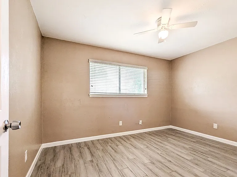 5220 Antha St — Photo 9