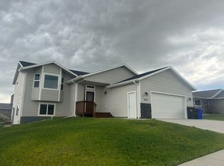 3111 Jessup Ln, Rapid City, SD 57703
