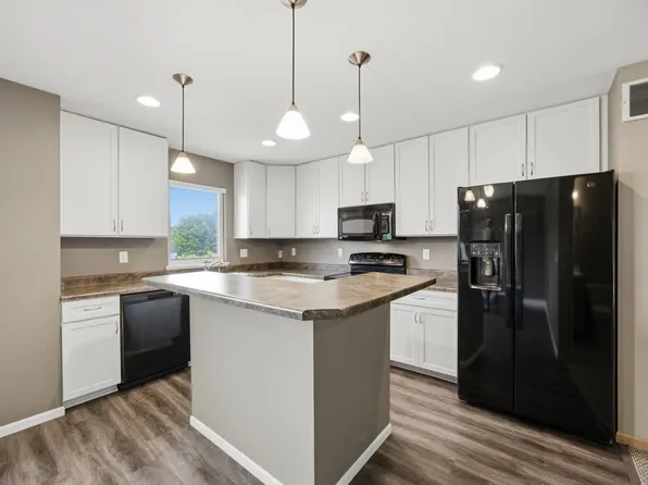2414 Catskill Ct, Iowa City, IA 52245
