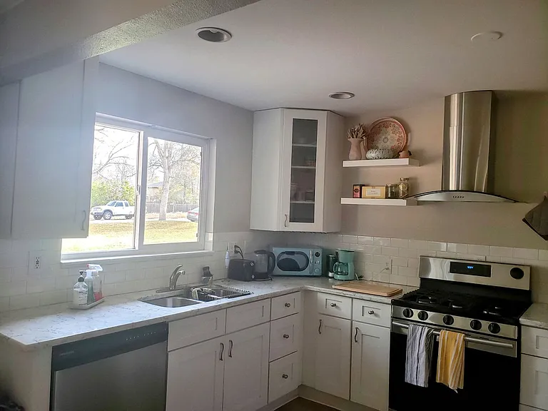 3237 N Milwaukee St — Photo 8