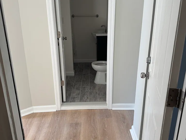 224 Hanover St #11 — Photo 14