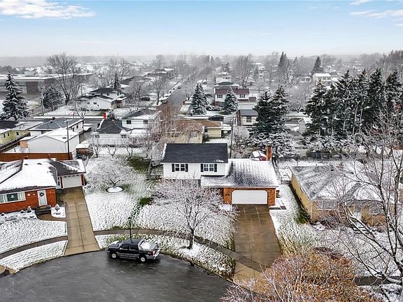 5th image of 100 Lordan Dr
