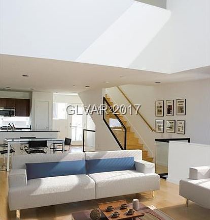 2nd image of 2003 Yaupon Ave