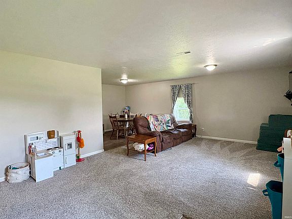 4th image of 2118 W Tower Rd