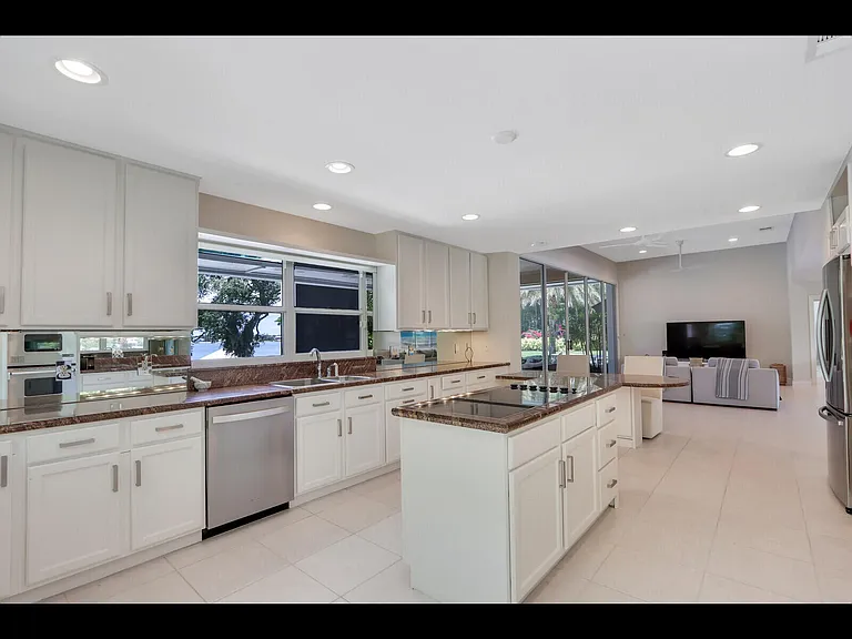 11 N River Rd — Photo 16