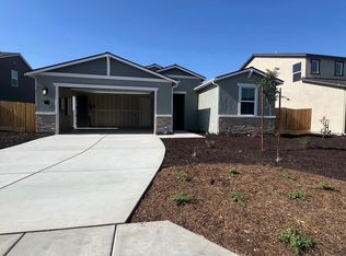 8215 Lush Pl, Bakersfield, CA 93313