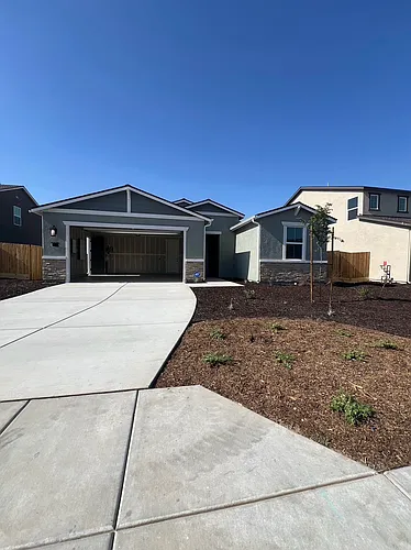 8215 Lush Pl Photo 1