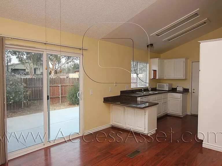 16364 Stevens Ave — Photo 5