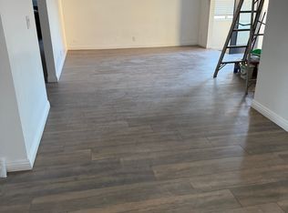 20207 Vanowen St, Winnetka, CA 91306