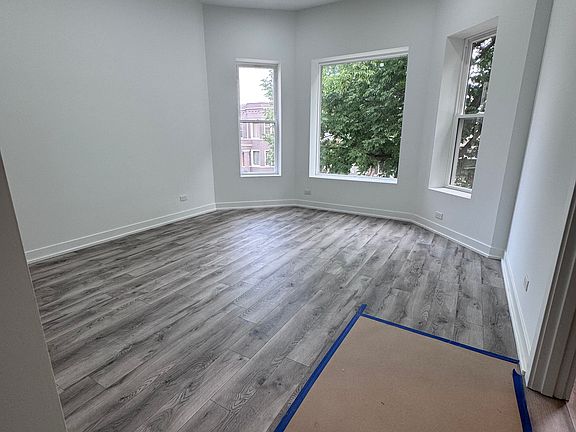 5th image of 4421 W Monroe St #2