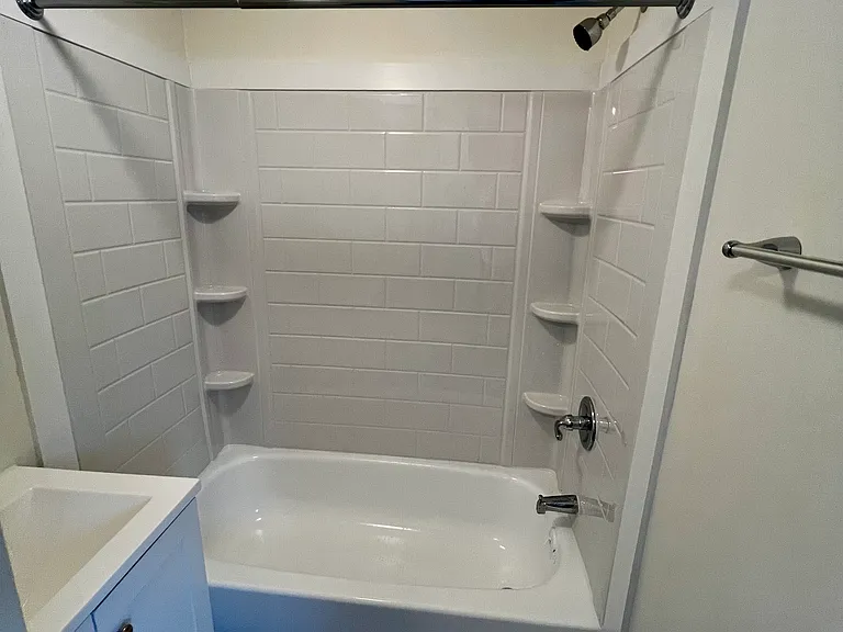 284-286 Pleasant St #1F — Photo 5