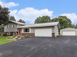 3888 S Wayne Dr, La Porte, IN 46350