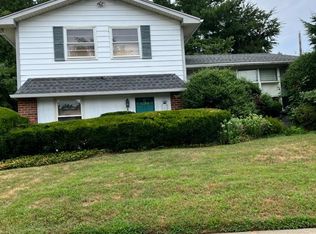 1033 Hoven Rd, Philadelphia, PA 19115