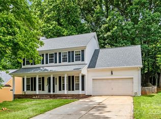 6121 Carriage Oaks Dr, Charlotte, NC 28262