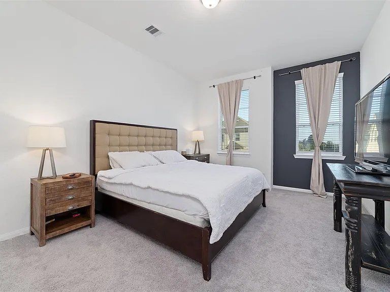 331 E Coralburst Loop — Photo 12