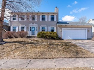 4312 Regency Pl, Davenport, IA 52806