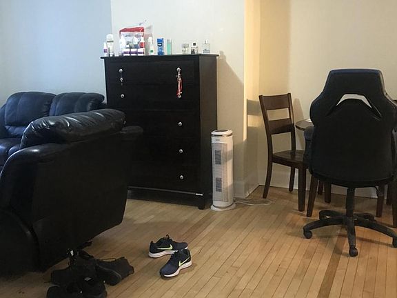 3rd image of 300 Marlborough St APT 2R