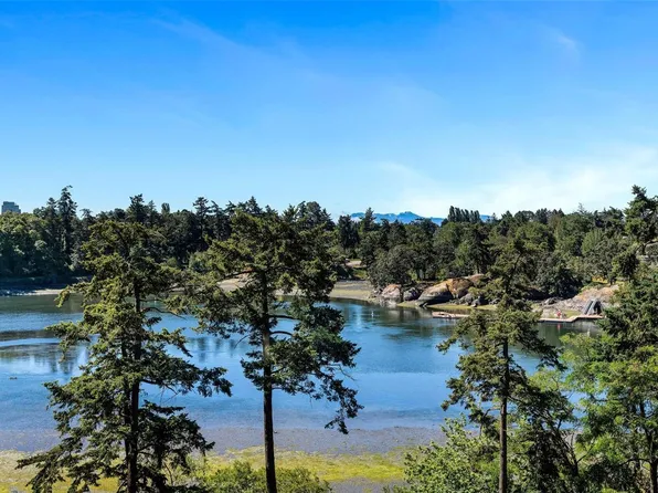 105 Gorge Rd E #304, Victoria, BC V9A 6Z3