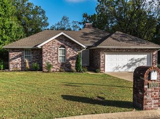 937 Monterey Ct, Monett, MO 65708