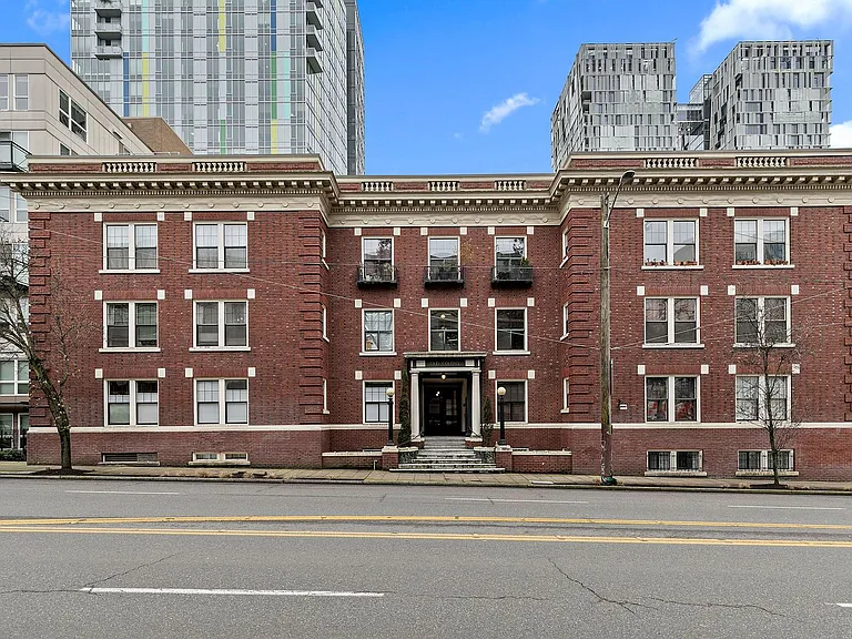 615 Boren Ave #27 — Photo 27
