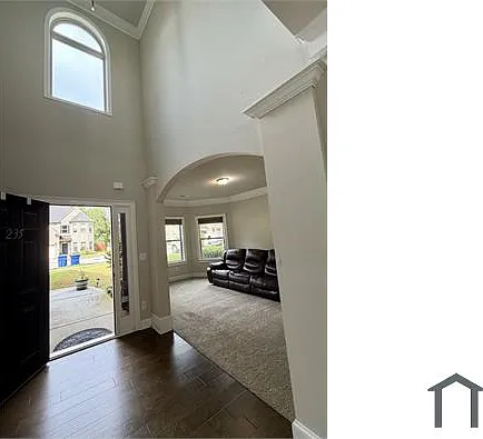 235 Sanctuary Dr — Photo 3