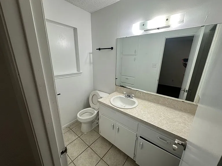 2504 Lake Rd — Photo 15