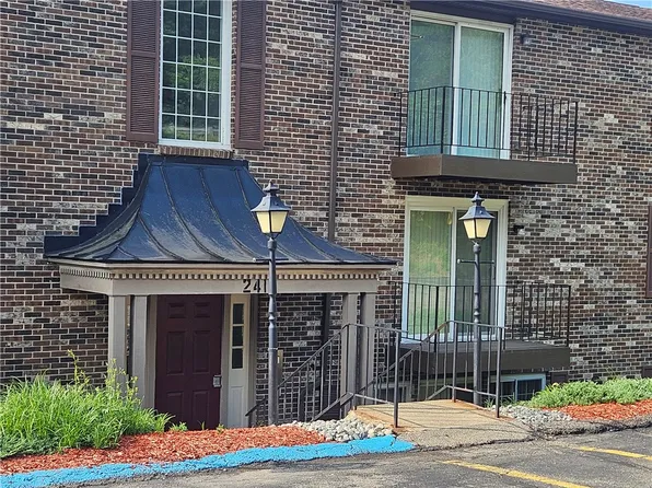 241 Coxcomb Hill Rd APT 23, New Kensington, PA 15068