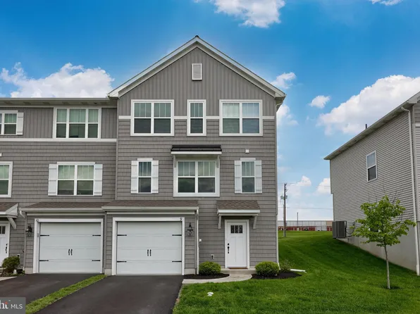 9 Southside Dr, Willow Street, PA 17584