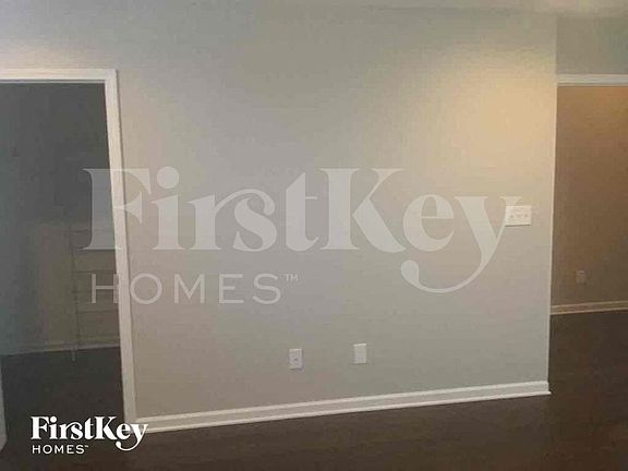 4th image of 320 Nelson Ln