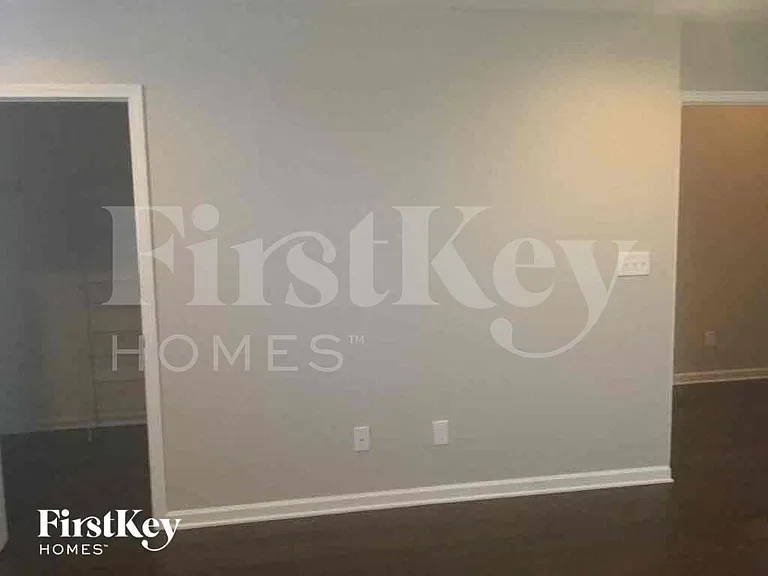 320 Nelson Ln — Photo 4