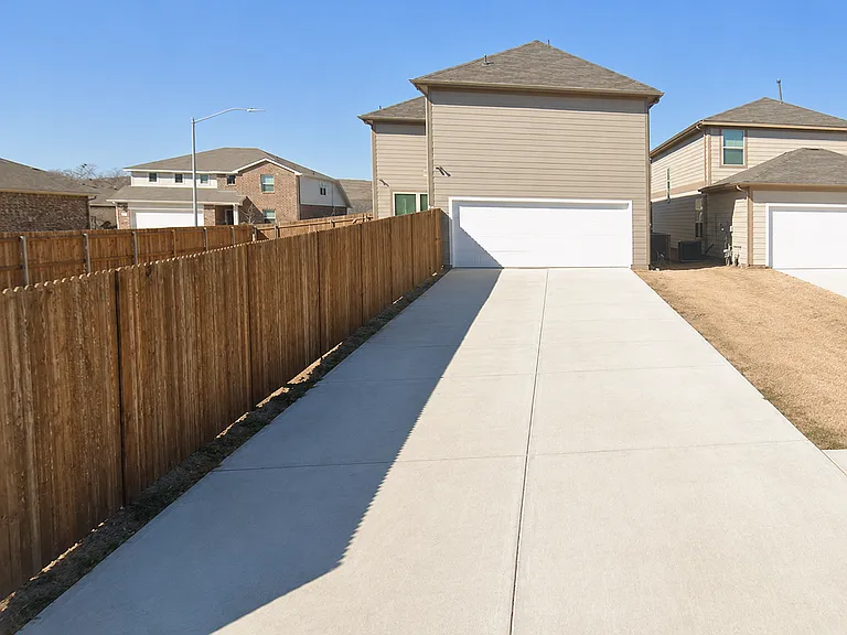 2955 Brittlebush Dr — Photo 3