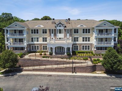 901 Four Seasons Lane, Woodcliff Lake, NJ, 07677