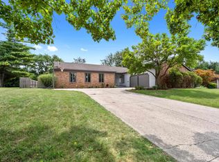 727 Old Farm Cir, Fort Wayne, IN 46807