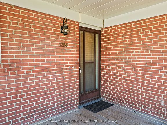 5th image of 1294 Pinegrove Rd