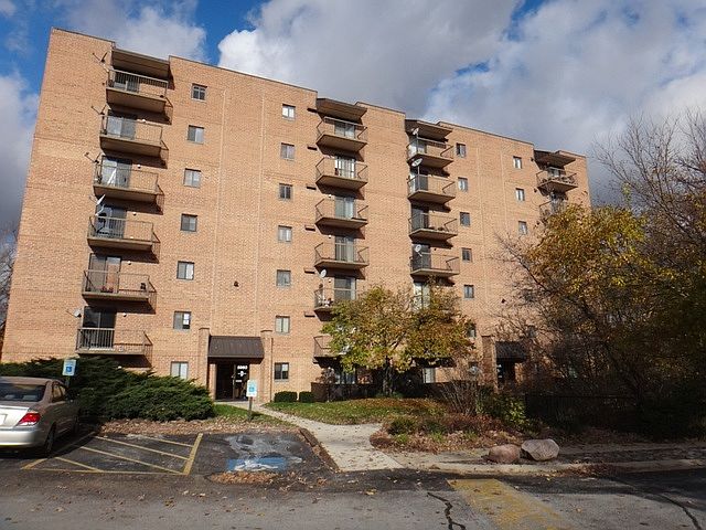 1st image of 5950 Lake Bluff Dr Unit 402