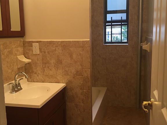 4th image of 128 Seaman Ave APT 2C