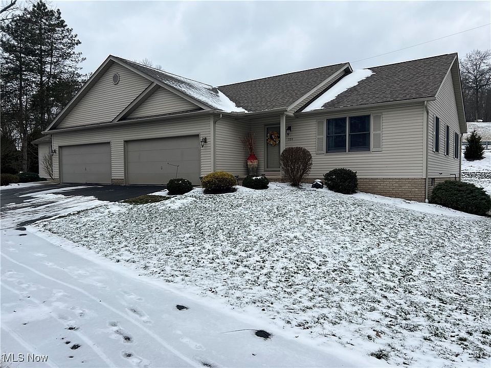 1st image of 209 Aspen Dr