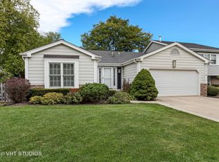 619 Dunsten Cir, Northbrook, IL