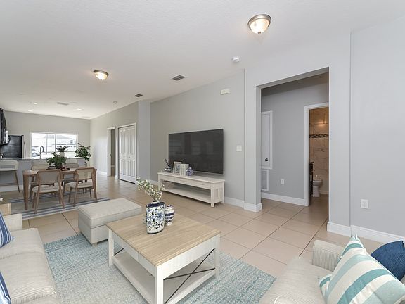 4th image of 532 Imperial Ct