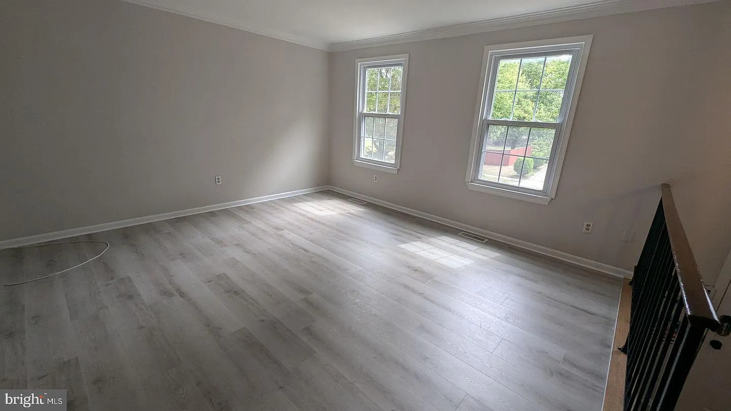 4 bed, 2.0 bath, 1144 sqft, $2,700 — Photo 3