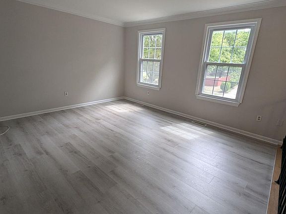 3rd image of 8903 Blackbriar Ct