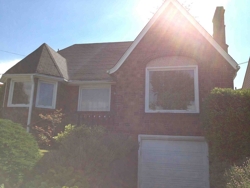 2nd image of 8206 Latona Ave NE