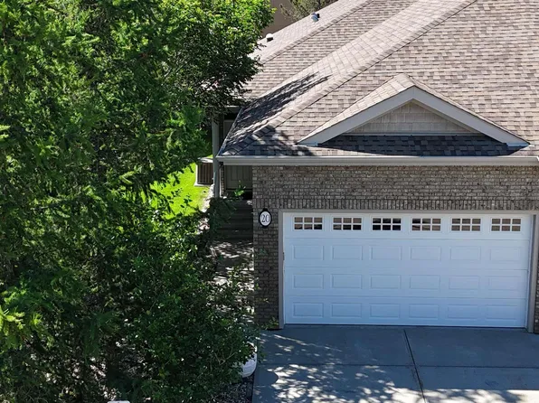 1407 Glastonbury Blvd NW #20, Edmonton, AB T5T 3W3