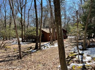 69 Greenwood Rd, Lake Harmony, PA 18624