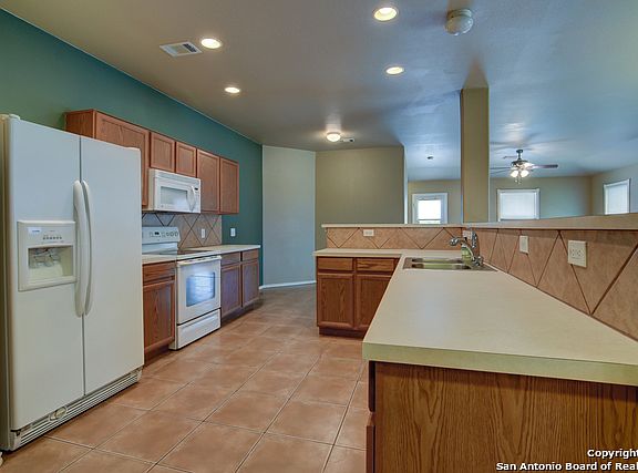 2nd image of 5121 Knollwood