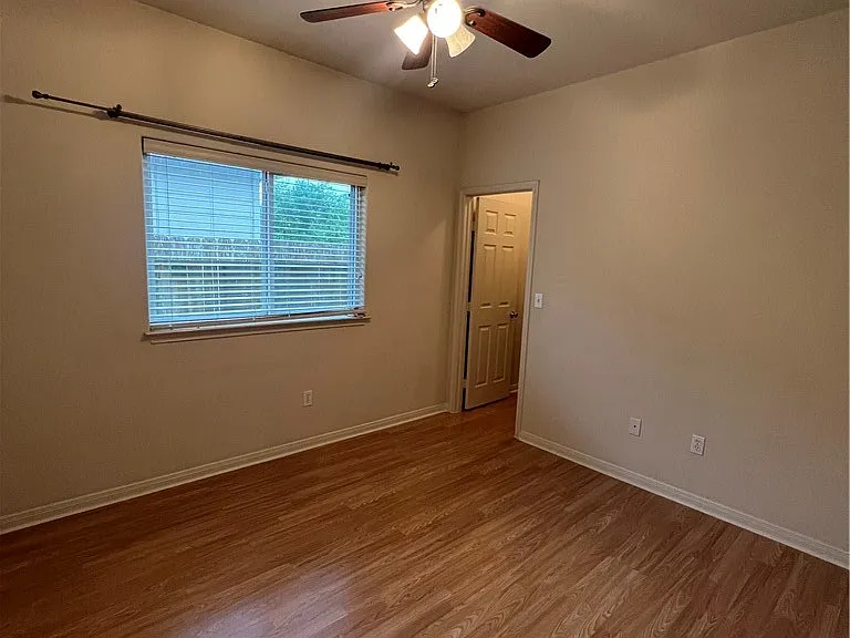 2545 Las Brisas St — Photo 34